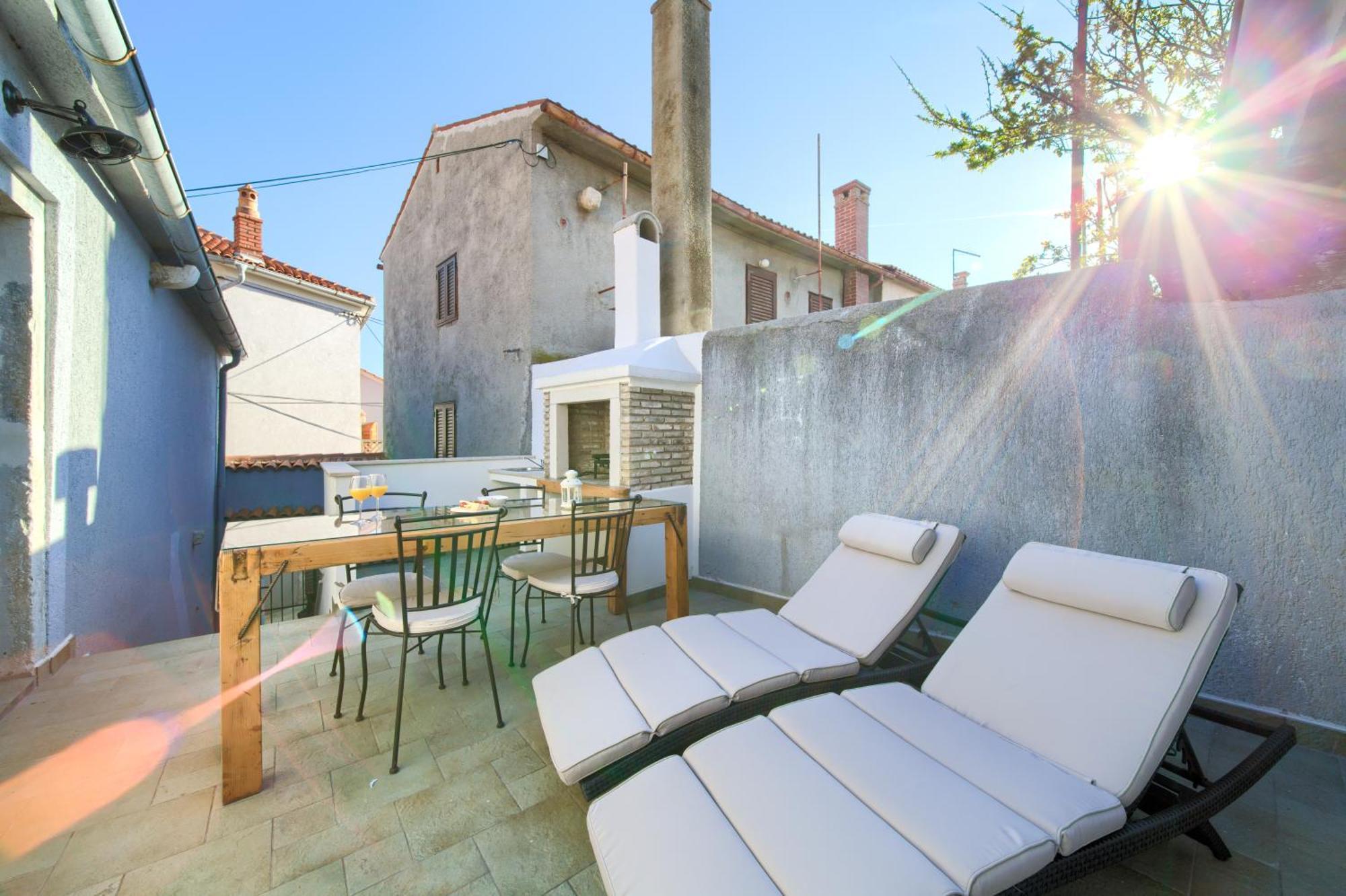 Apartment Old Town Mariolina Krk Town Luaran gambar