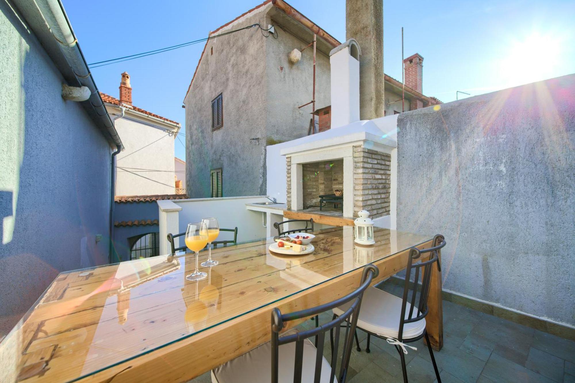 Apartment Old Town Mariolina Krk Town Luaran gambar