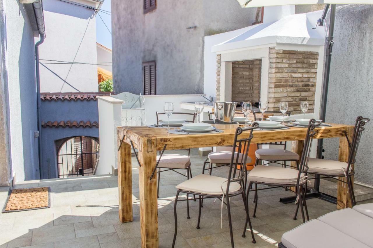 Apartment Old Town Mariolina Krk Town Luaran gambar