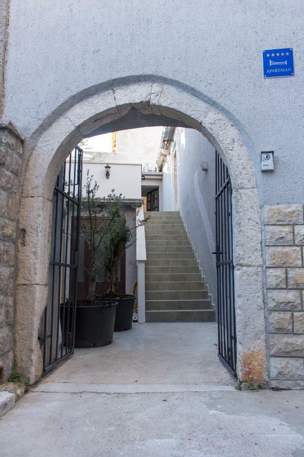Apartment Old Town Mariolina Krk Town Luaran gambar
