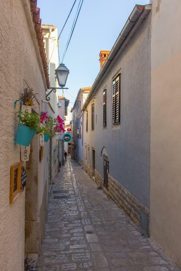 Apartment Old Town Mariolina Krk Town Luaran gambar